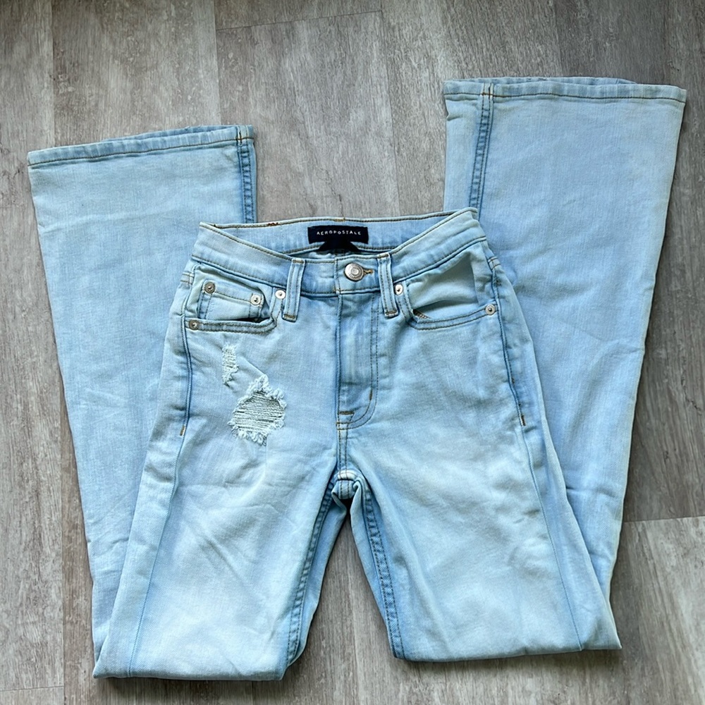 Aeropostale women’s light denim flare leg jeans
